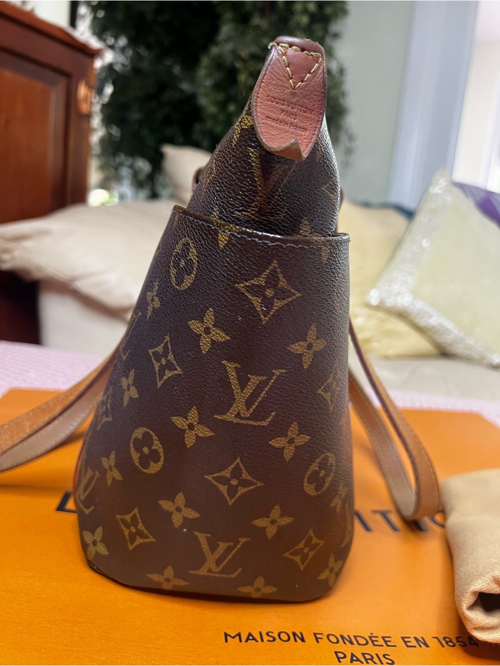 Louis Vuitton Totally PM Monogram Tote Shoulder Bag | Dust Bag Included - Picture 6 of 17